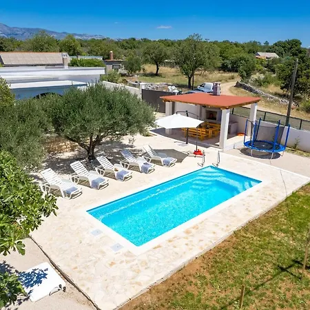 Villa Cecilia *