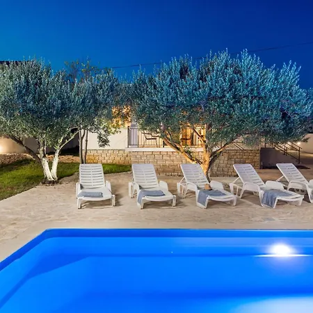 Villa Cecilia *