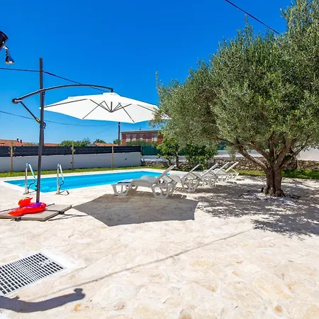 וילה Cecilia Slivnica