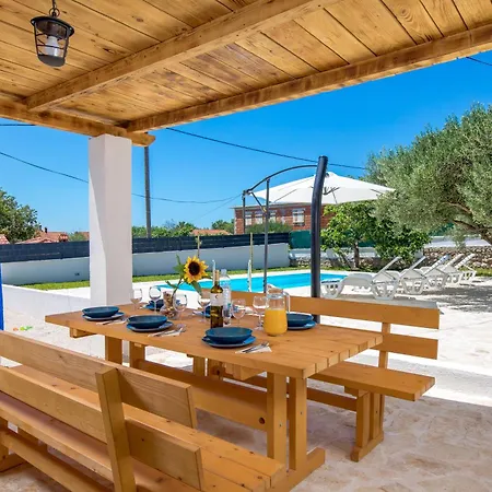 וילה Cecilia Slivnica